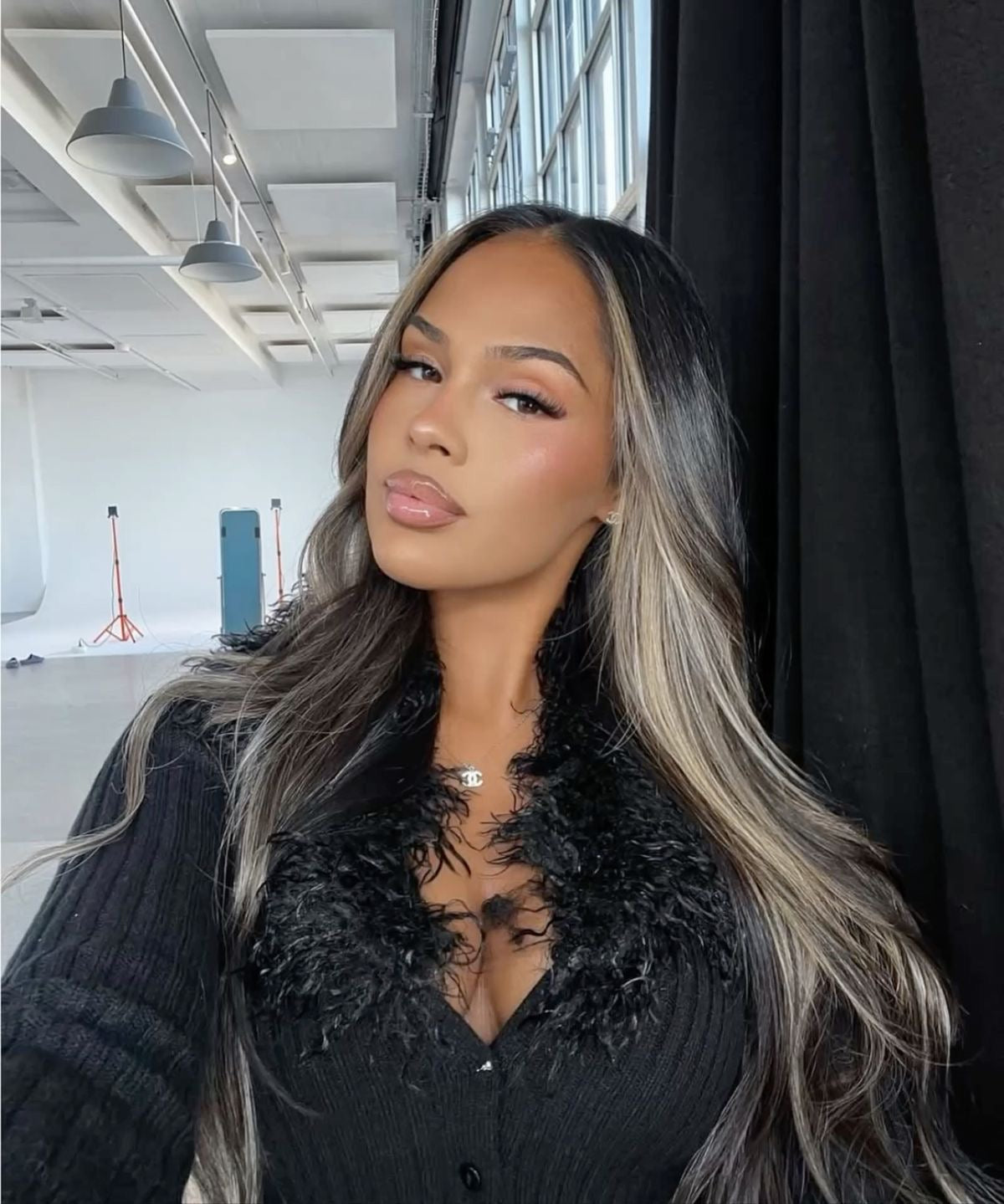 Dark Honey hand-tied black white balayage top quality l raw 5.0 Premium luxury wig 13x5 lace frontal unit 180% density - 250% density | Allwigs.Store ™️