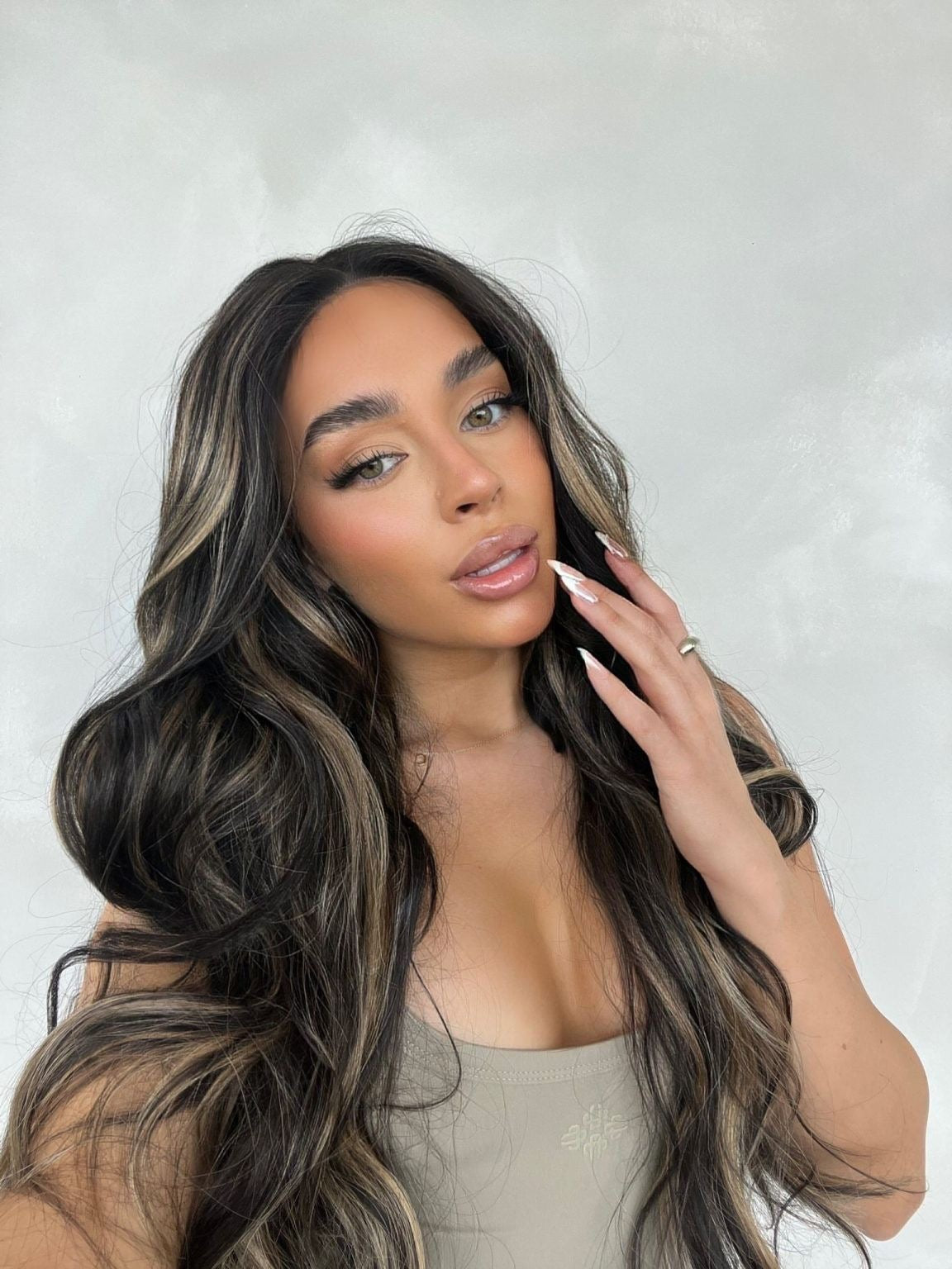 Dark Honey hand-tied black white balayage top quality l raw 5.0 Premium luxury wig 13x5 lace frontal unit 180% density - 250% density | Allwigs.Store ™️
